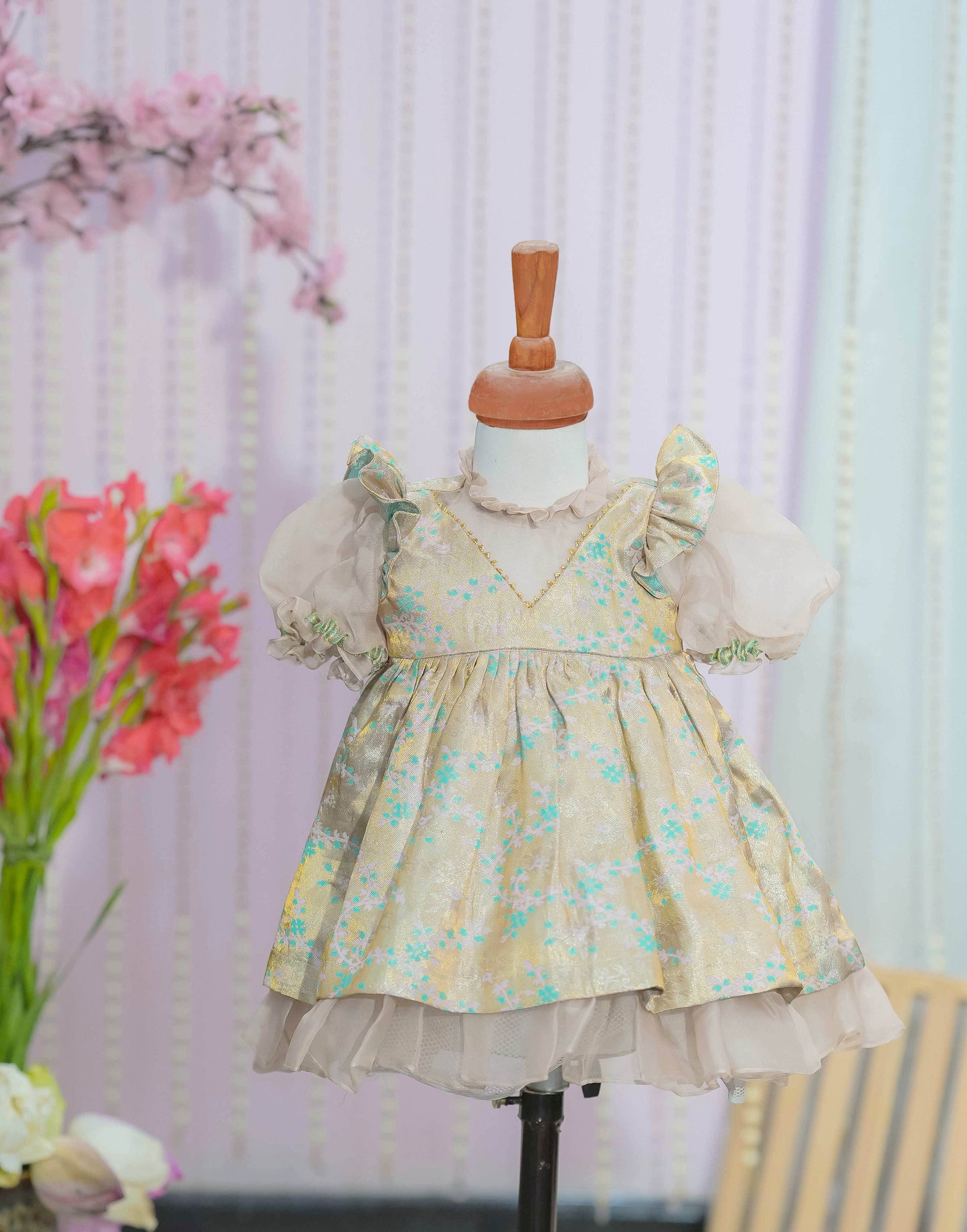 Kids girls fancy dress in brocade silk