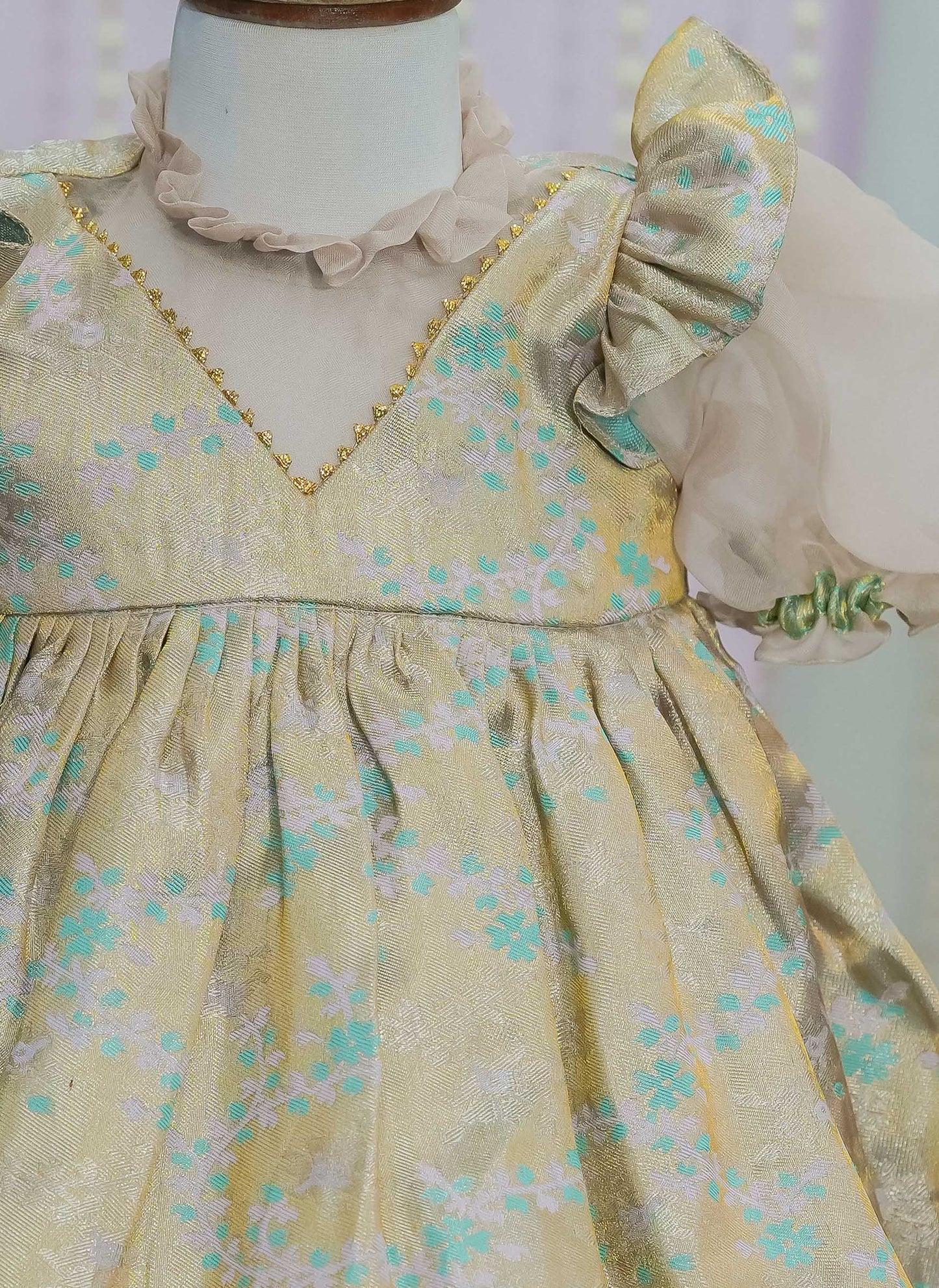 Kids girls fancy dress in brocade silk