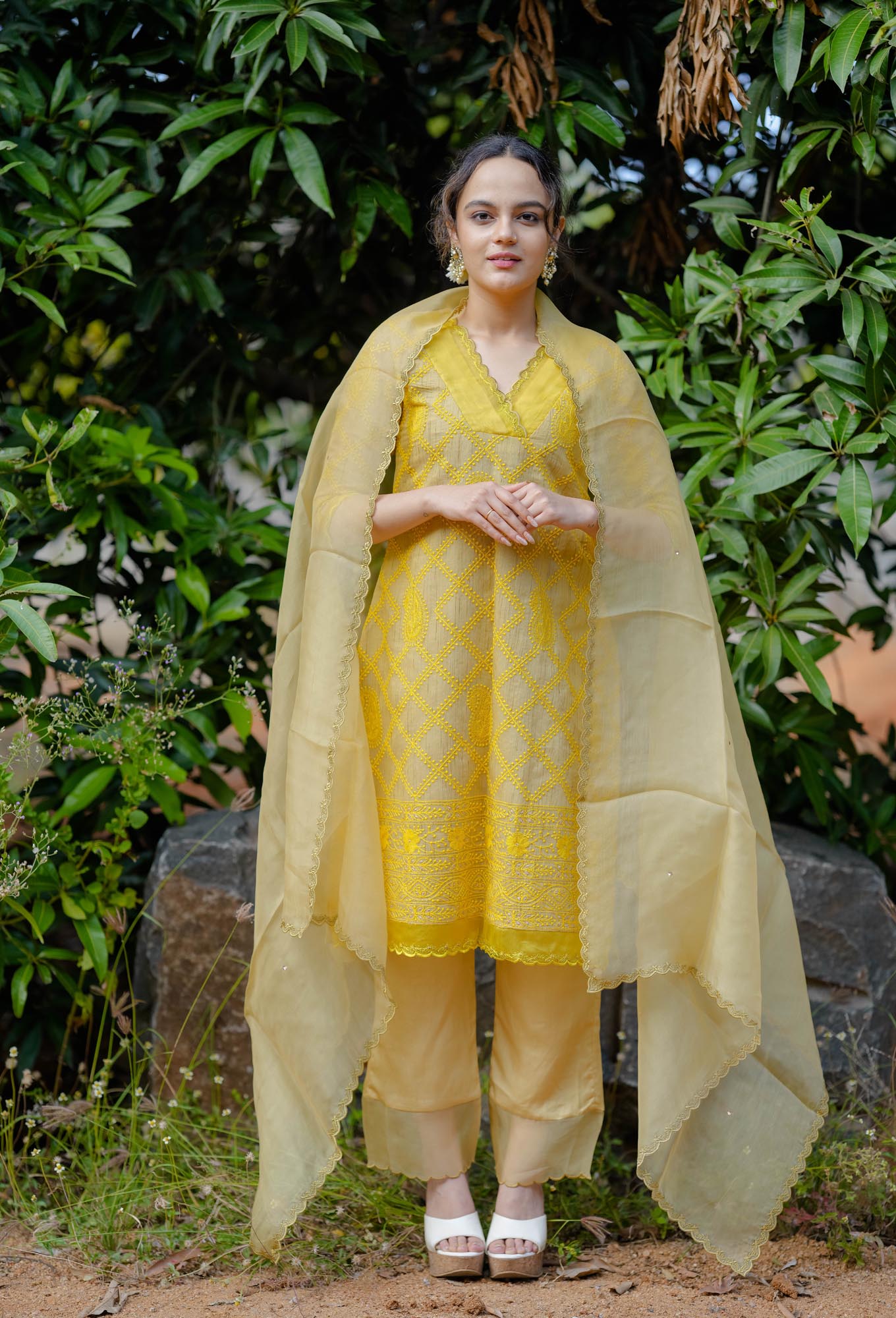 Women’s wear Chikankari kurta set with organza lace details