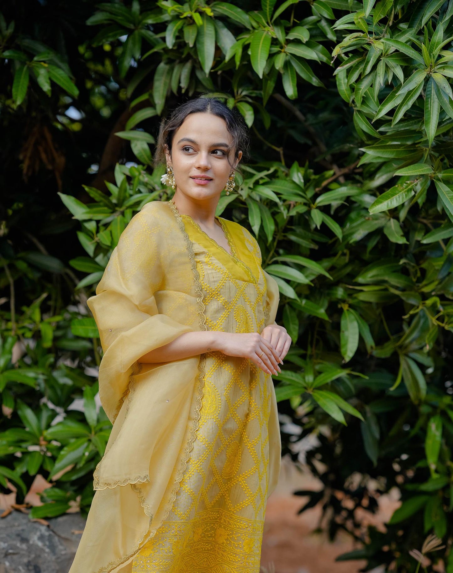 Women’s wear Chikankari kurta set with organza lace details