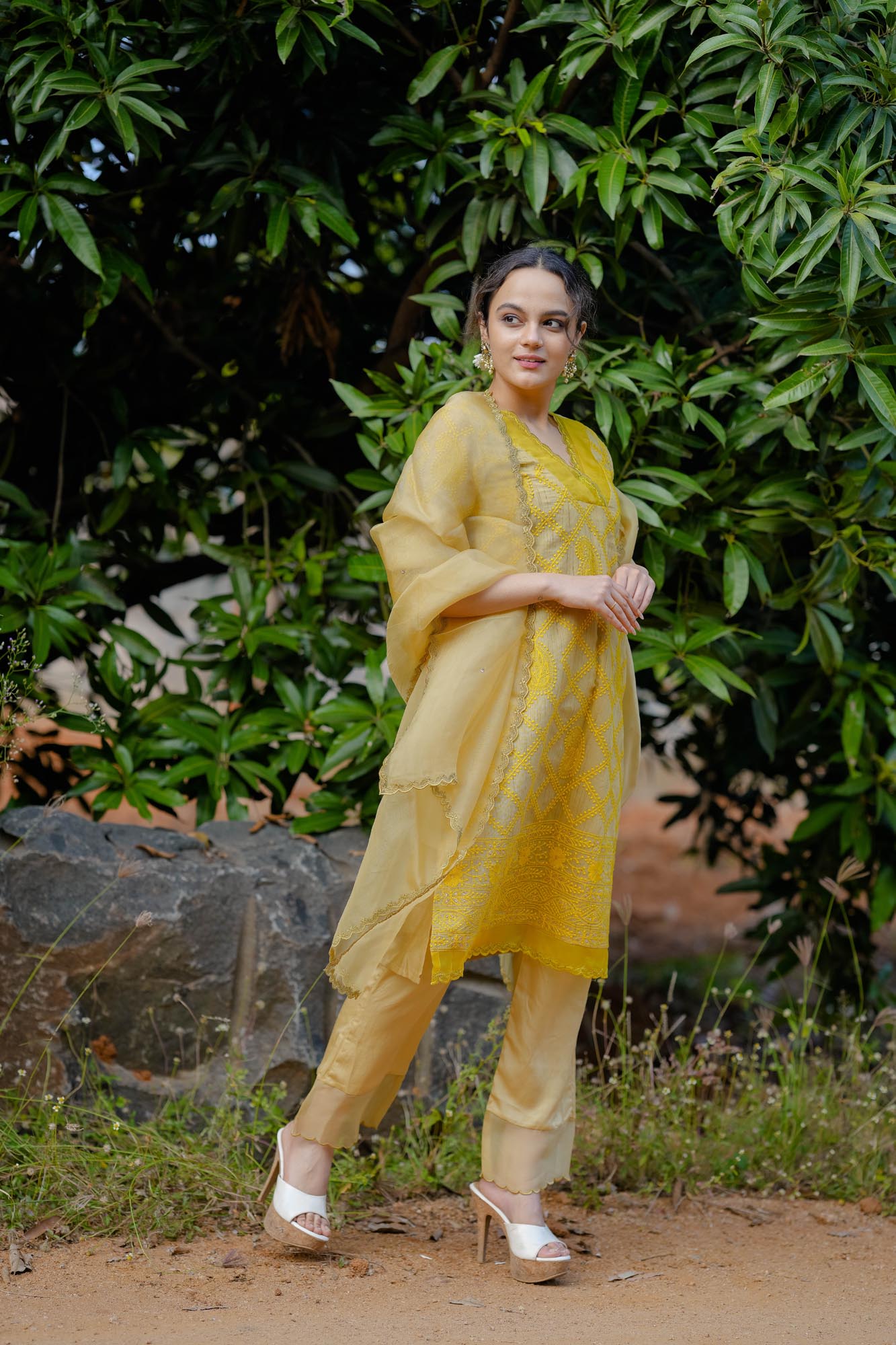 Women’s wear Chikankari kurta set with organza lace details