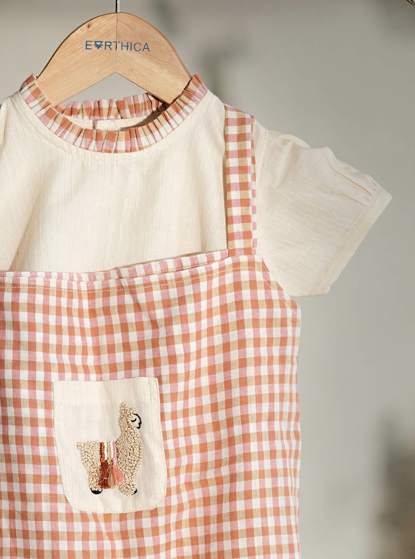 Kids girls Khadi ensemble with embroidered patch pocket