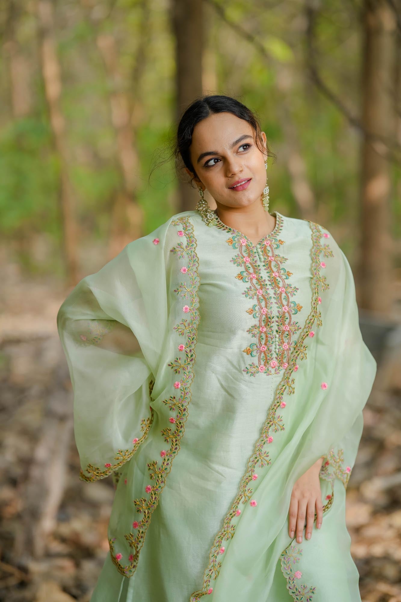 Women’s wear embroidered chanderi kurta set in pastel pista green