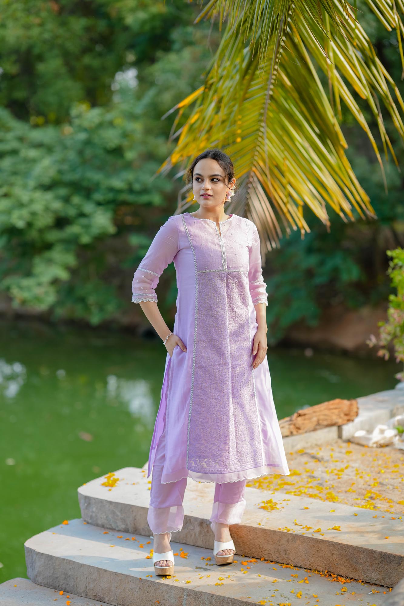 Women’s wear Embroidered lavender kurta set with lace details