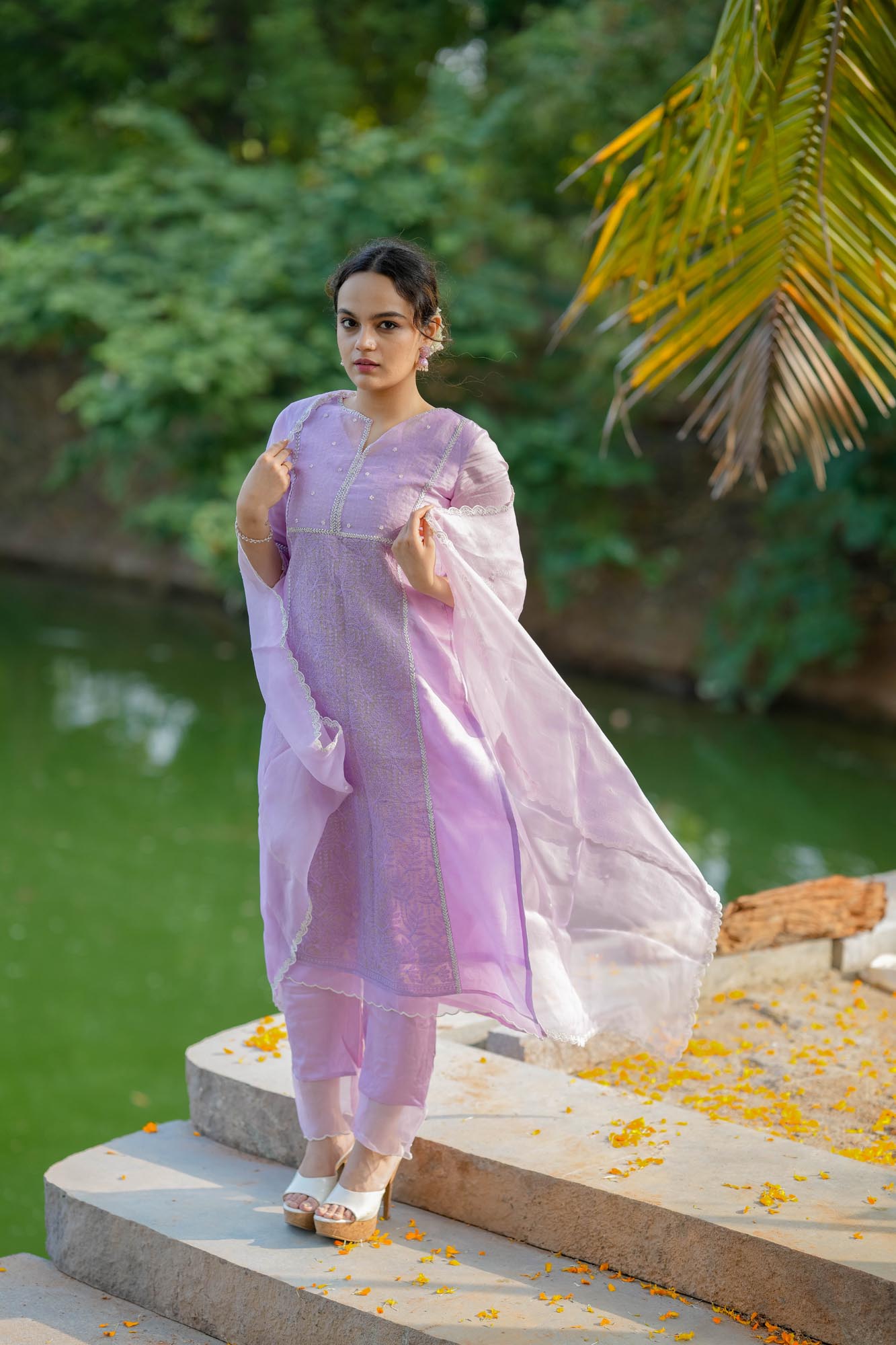 Women’s wear Embroidered lavender kurta set with lace details