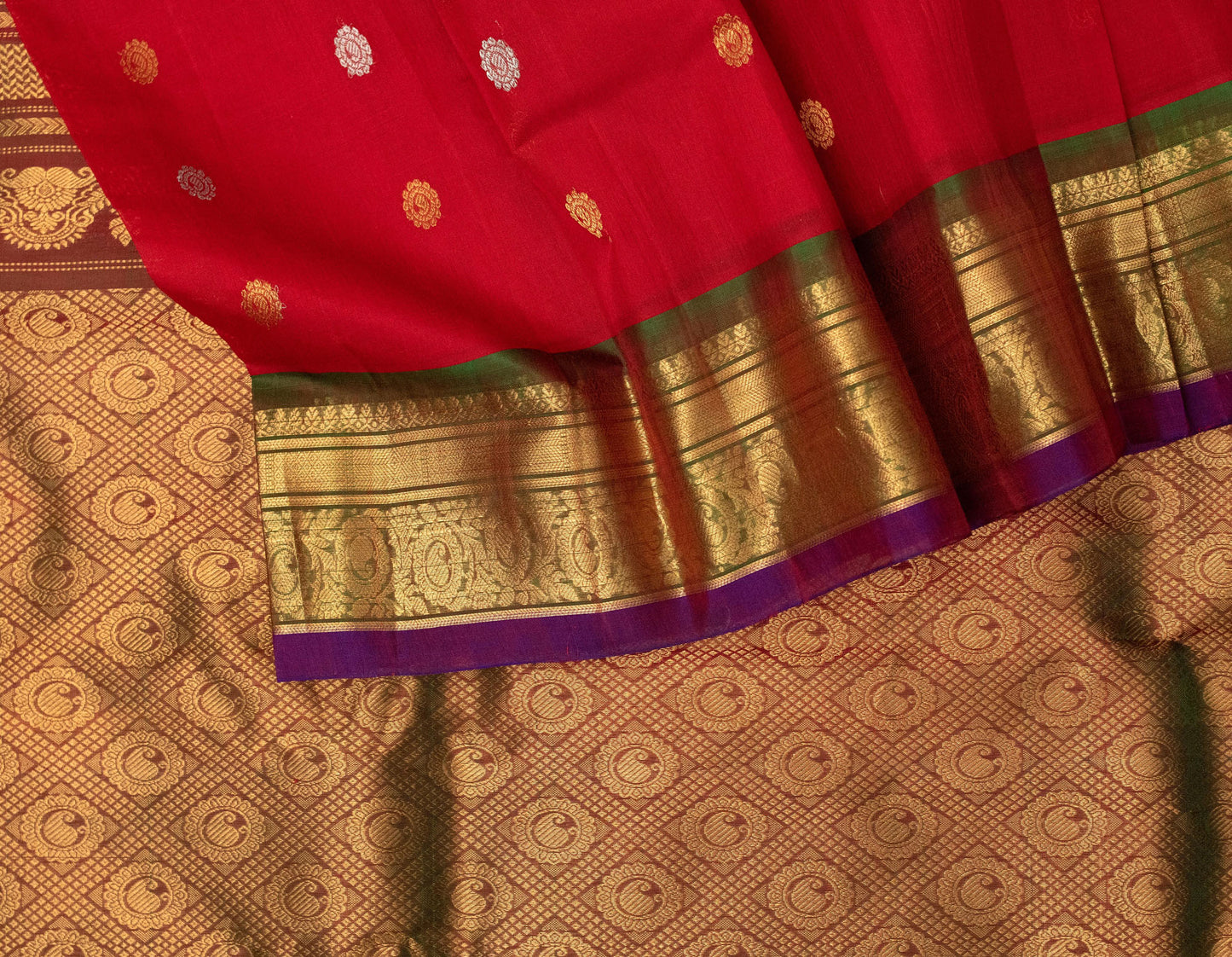 Handloom Red Sico Gadwal Saree with Butti Weaving