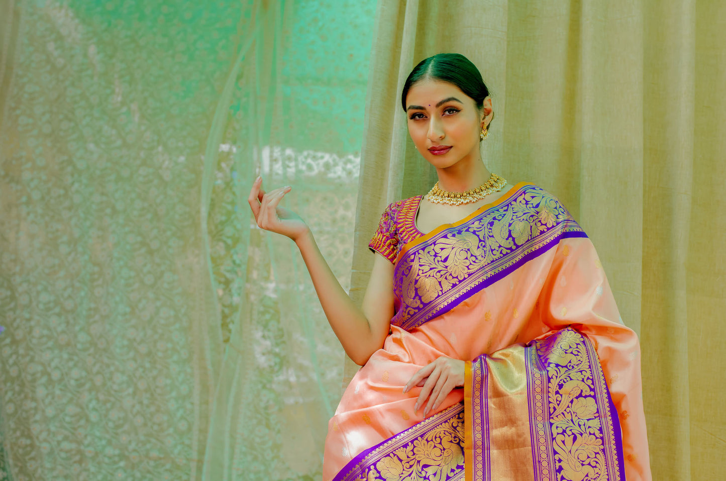 Peach & Purple Pure Silk Handloom Gadwal Saree with Kanchi Border & Butti Weaving