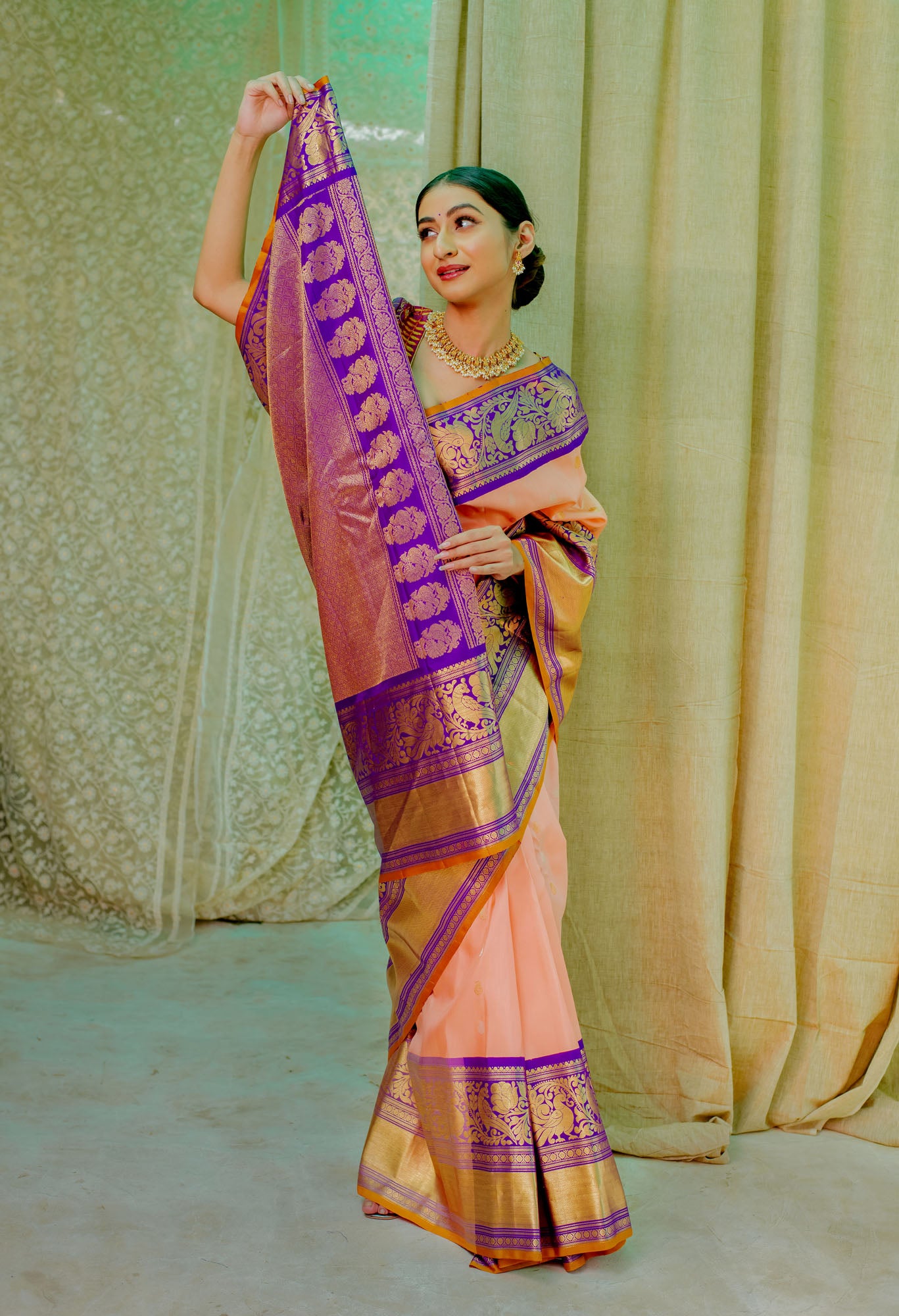 Peach & Purple Pure Silk Handloom Gadwal Saree with Kanchi Border & Butti Weaving
