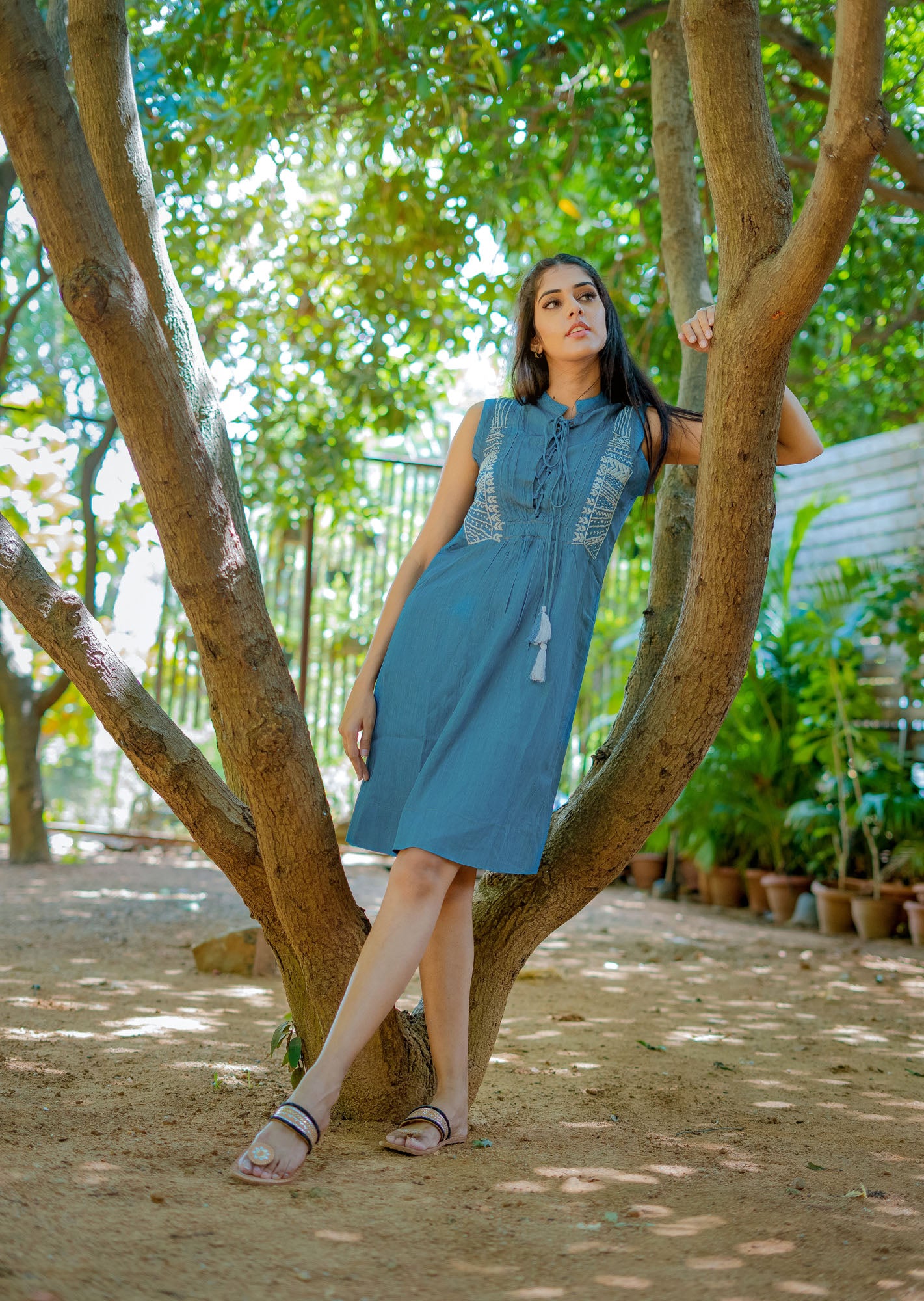 Sleeve less dress