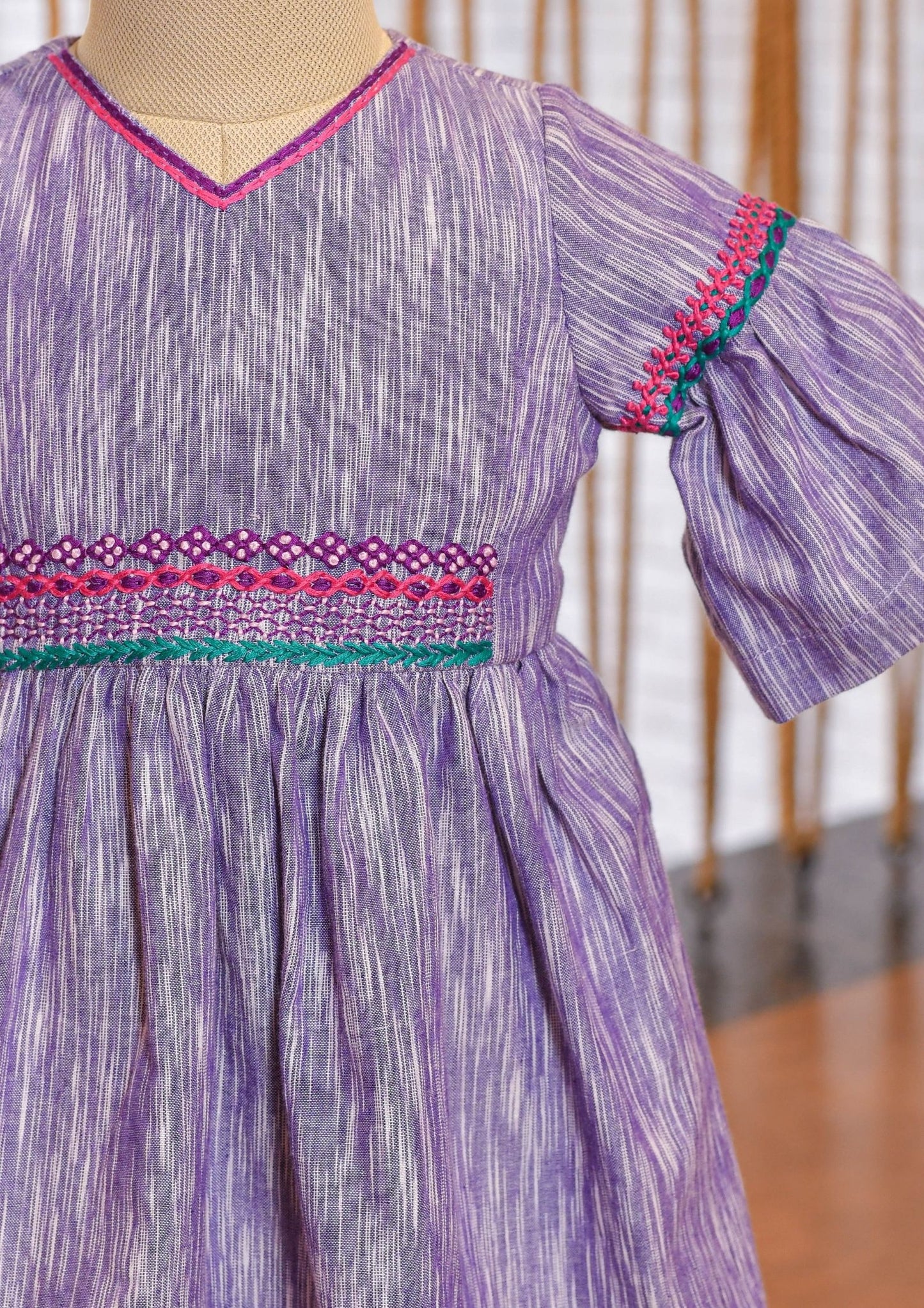 Kids girls - cotton lavender dress with hand embroidery
