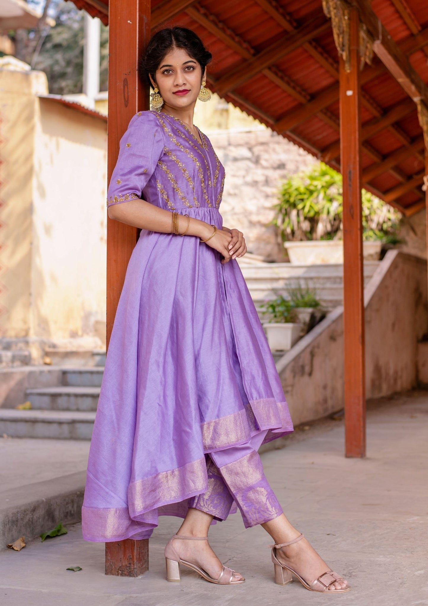Lavender hand Embroidered chanderi Hi-Low Kurta with Bottom