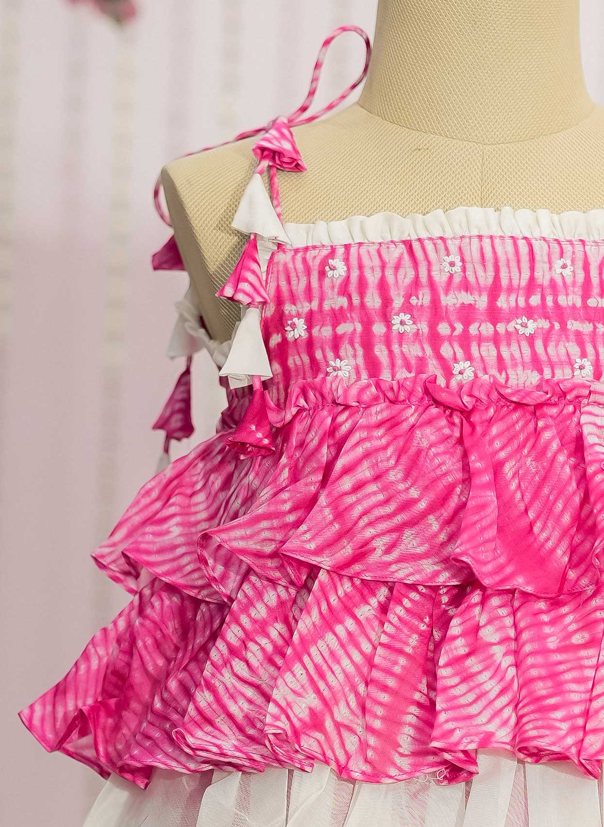 Kids girls tie up dress in pink white