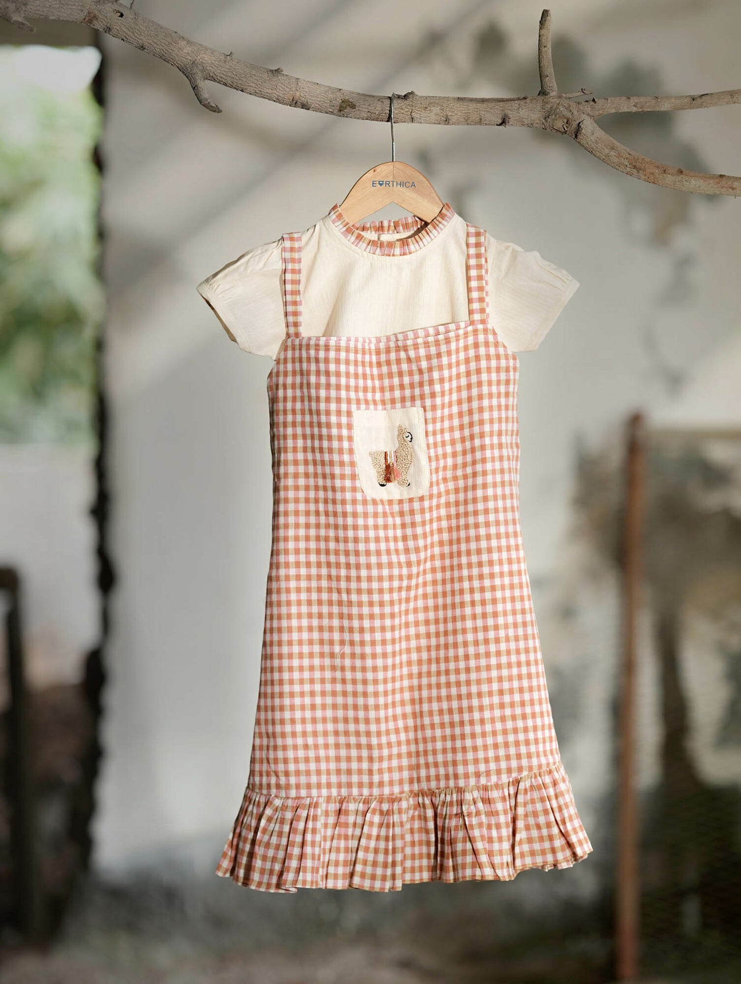Kids girls Khadi ensemble with embroidered patch pocket