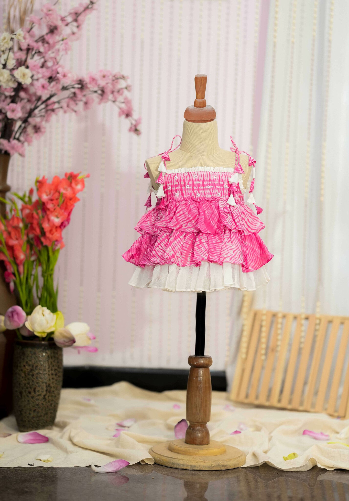 Kids girls tie up dress in pink white