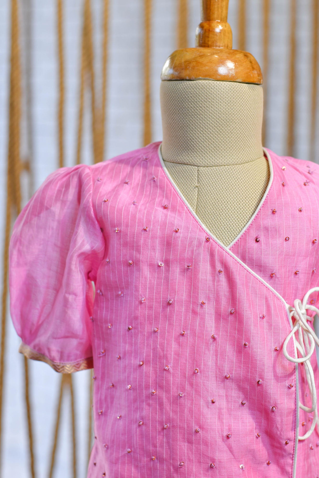 Kids girls - Hand embroidered pink kurta with white bottom