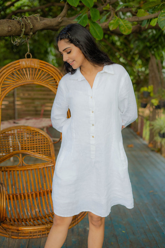 A line dress in linen .